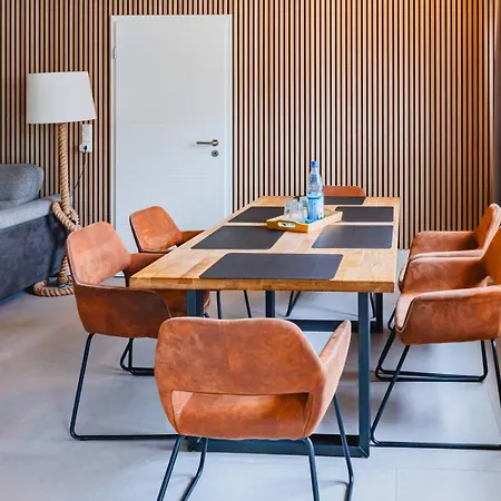 Haus Shiralee - Warnemuende *