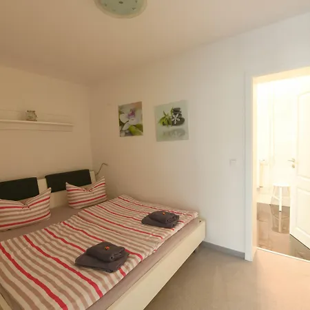 Haus Shiralee - Warnemuende *