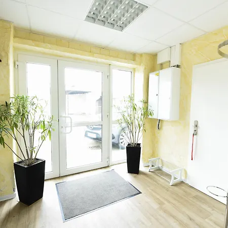 Haus Shiralee - Warnemuende Апартаменты *