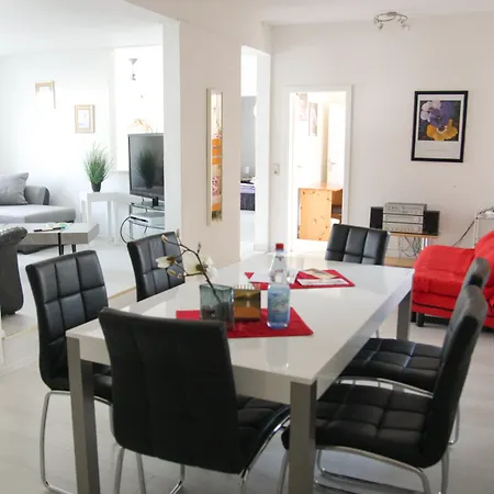 Haus Shiralee - Warnemuende