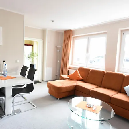 Haus Shiralee - Warnemuende