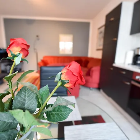 Haus Shiralee - Warnemuende * Росток