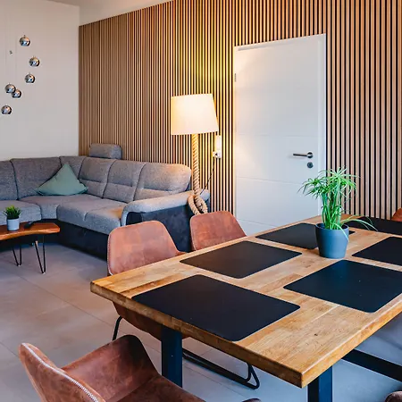 Haus Shiralee - Warnemuende * Росток