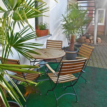 Haus Shiralee - Warnemuende Apartment *