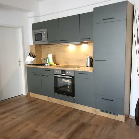 Haus Shiralee - Warnemuende Apartment *