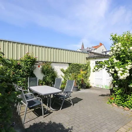 Haus Shiralee - Warnemuende * Росток