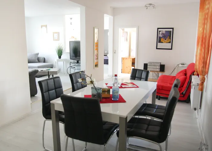 Haus Shiralee - Warnemuende